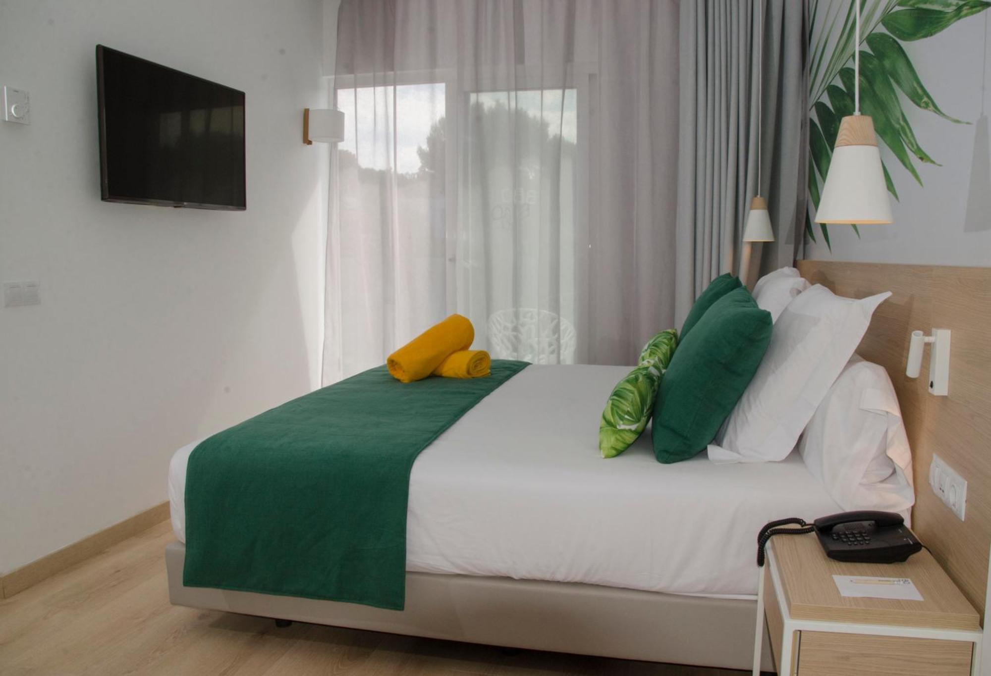 Bq Paguera Boutique Hotel - Adults Only Peguera Exterior photo